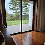 Petit Maison Alem da Ribeira