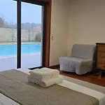 Petit Maison Alem da Ribeira