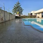 Nyaraló Petit Maison *