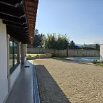 Petit Maison Alem da Ribeira
