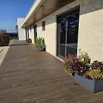 Petit Maison