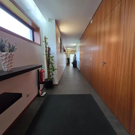 Petit Maison Alem da Ribeira