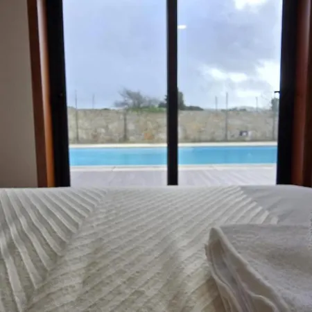 Holiday home Petit Maison Alem da Ribeira