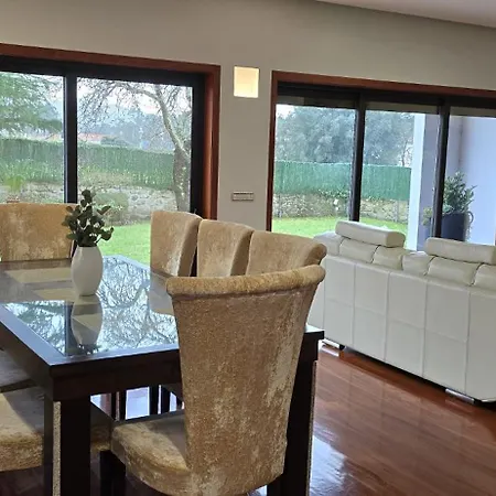 Petit Maison Holiday home Alem da Ribeira