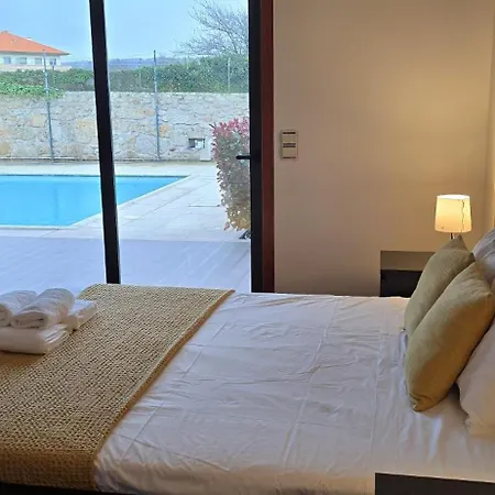 Holiday home Petit Maison Alem da Ribeira