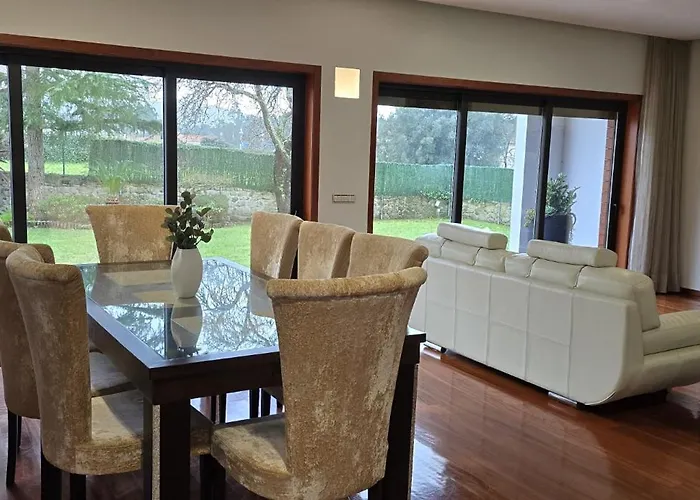 Petit Maison Dom wakacyjny Alem da Ribeira