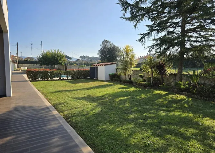 Petit Maison Alem da Ribeira