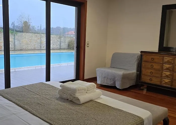 Petit Maison Alem da Ribeira