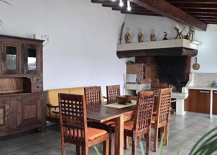 Petit Maison Dom wakacyjny Alem da Ribeira