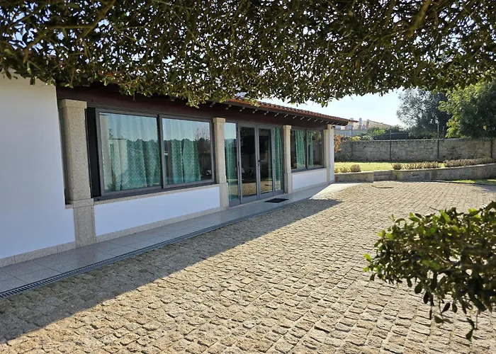 Petit Maison Dom wakacyjny Alem da Ribeira